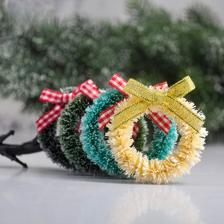 Merryou Set of 12 Mini Christmas Wreaths – 0.79 to 2.36 Inches in Diameter